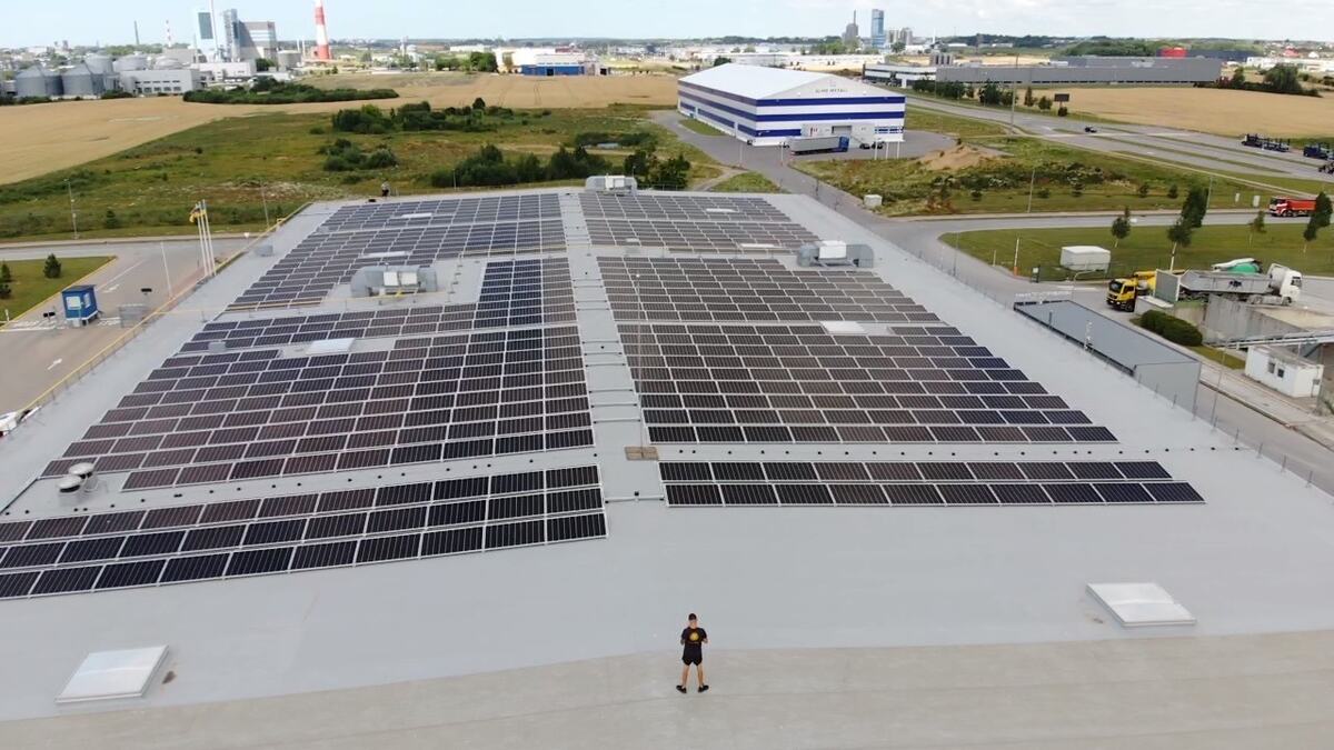 Commercial flat roof solar plant
